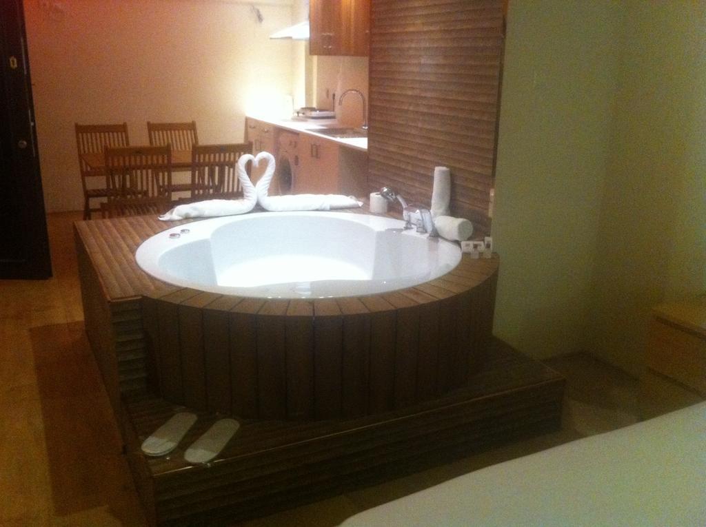 Megapole Hotel İzmir Buitenkant foto